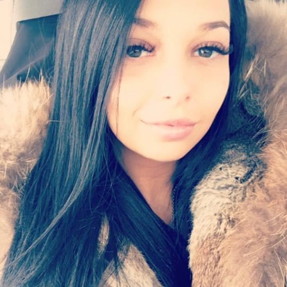 Meet your Posher, Sarah - Picture 1 of 1